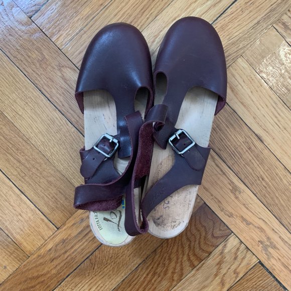Lotta From Stockholm Shoes - Lotta From Stockholm Highwood T-Bar Clogs in Burgundy - Size 10